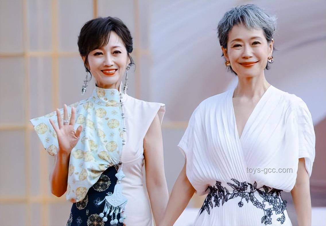 如何处理人际关系中的冲突与体面保留：从叶童与赵雅芝的事件中吸取教训